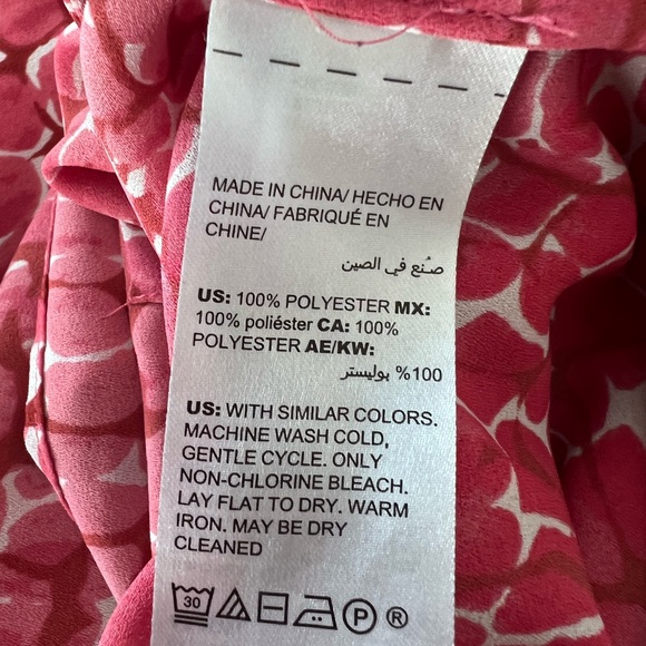 White House Black Market top.  Size XL.  100% polyester. - Picture 6 of 6